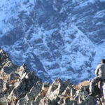 Un garde du Parc National des Ecrins chargé du suivi des bouquetins