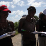 Etudiantes en géologie sur le terrain